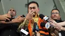 Bupati Tapanuli Tengah Raja Bonaran Situmeang menjelaskan, pemeriksaan tidak jadi dilakukan lantaran kondisi kesehatannya yang kurang baik, Jakarta, (15/10/14). (Liputan6.com/Miftahul Hayat) 