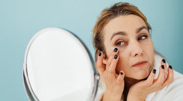 4 Cara Mengatasi Jerawat pada Kulit Sensitif, Hindari Pakai Banyak Produk Skincare