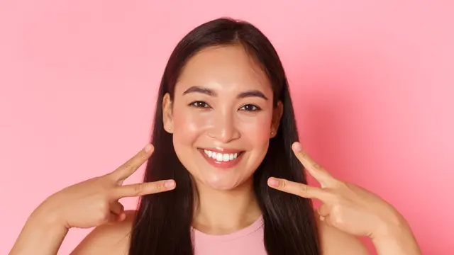 Cantik Sekarang, Glowing Sampai Tua! Ini Alasan Perawatan Anti-Aging adalah Investasi Terbaik untuk Kulit