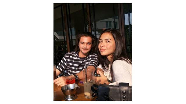 Sering Dikira Pacar, Ini 7 Momen Manis Angela Gilsha dan Adik