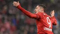 3. Robert Lewandowski (Bayern Munchen), 70 juta poundsterling, kepergian sang pelatih Josep Guardiola ke Manchester City bukan tidak mungkin membuat dirinya juga memutuskan untuk berlabuh ke klub Liga Inggris. (AFP/Lukas Barth)