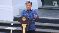 Wakil Presiden Jusuf Kalla membuka pameran lukisan koleksi Istana di Galeri Nasional RI, Jakarta, Selasa (1/8). Pameran lukisan koleksi istana tersebut akan berlangsung hingga 31 agustus. (Foto/Tim Media Wapres)