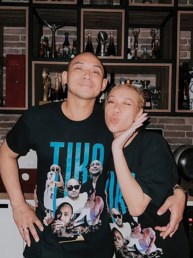 Potret Perayaan Ulang Tahun Tiko Aryawardhana ke-44. [@tikoaryawardhana]