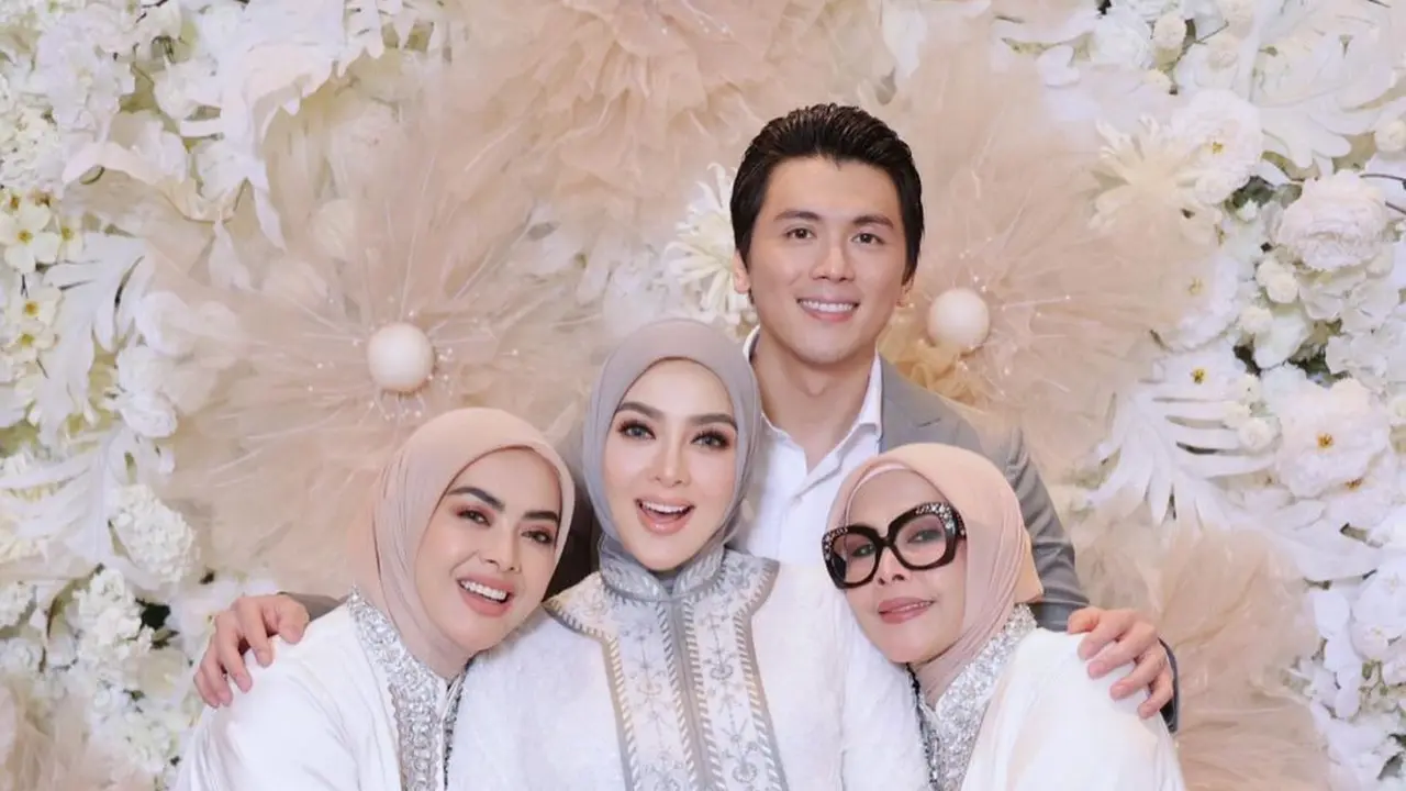 Syahrini hamil (Instagram/princessyahrini)