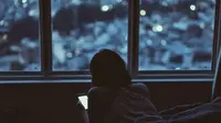 Semodus-modusnya mantan pacar adalah yang suka tiba-tiba ngechat tengah malam. (Foto: unsplash.com/Tony Lam Hoang)