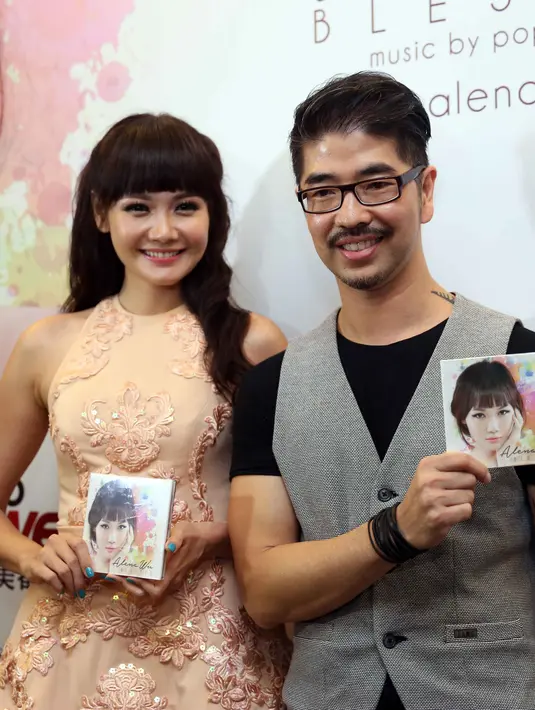 Alena ingin membuktikan bahwa lagunya mandarin berbeda dengan penyanyi mandarin dari Indonesia. Terutama dalam pemilihan musiknya yang lebih modern.(Nurwahyunan/Bintang.com)