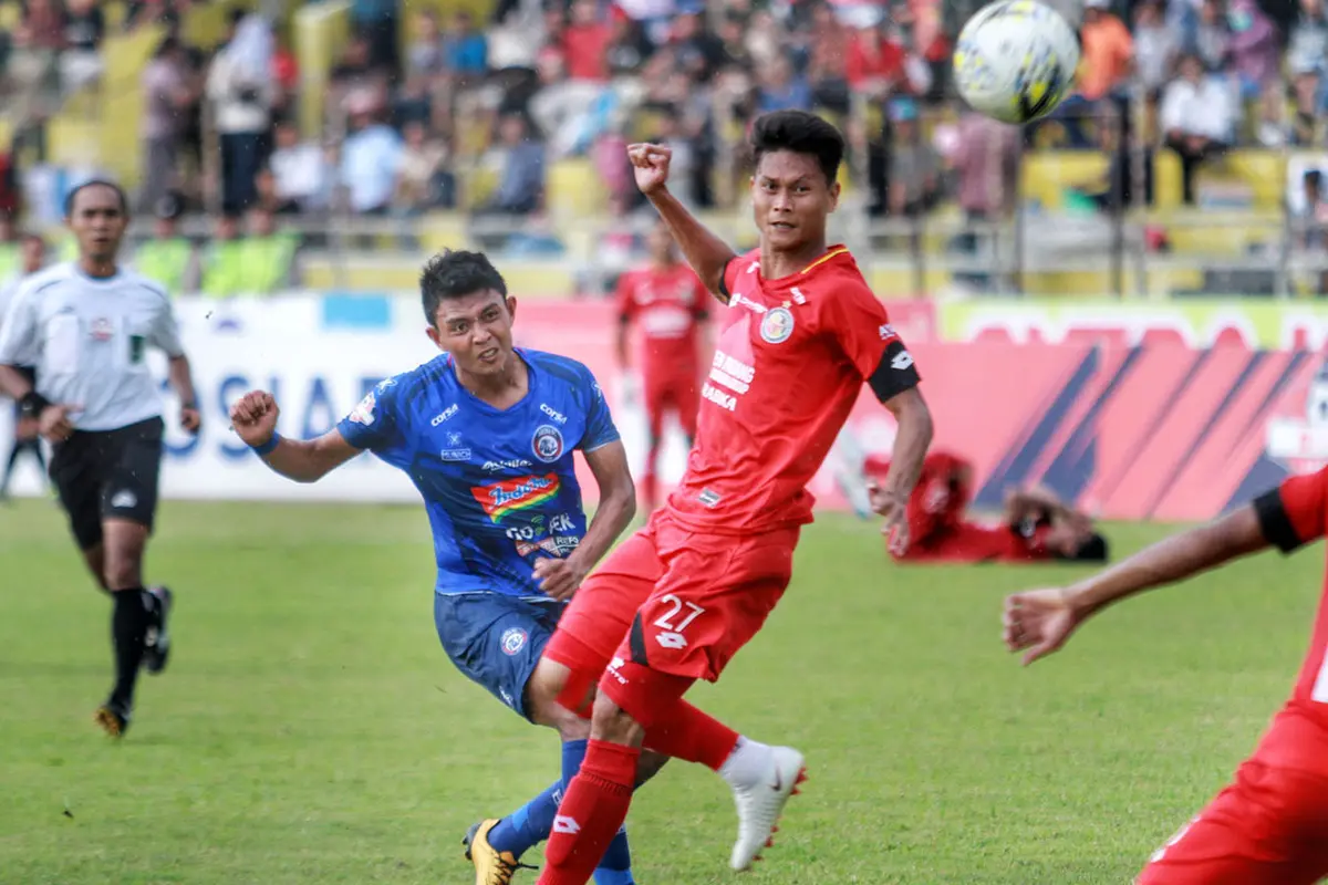Semen Padang vs Arema
