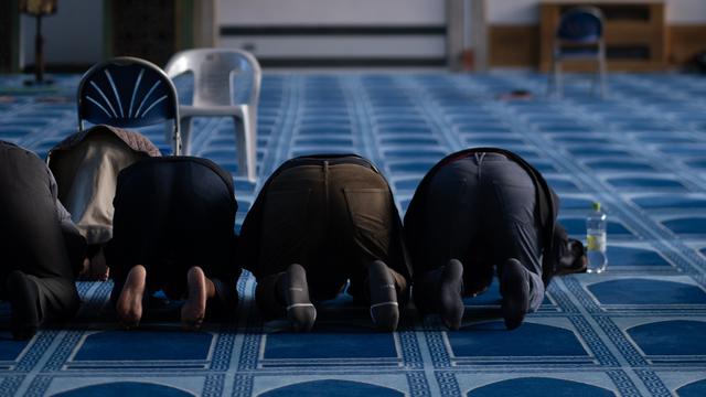 Ilustrasi Islami, muslim, salat berjemaah