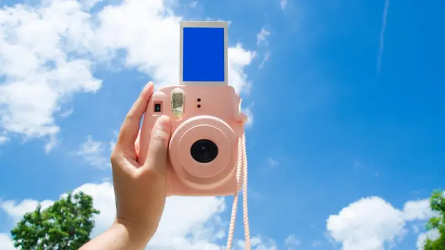Polaroid.