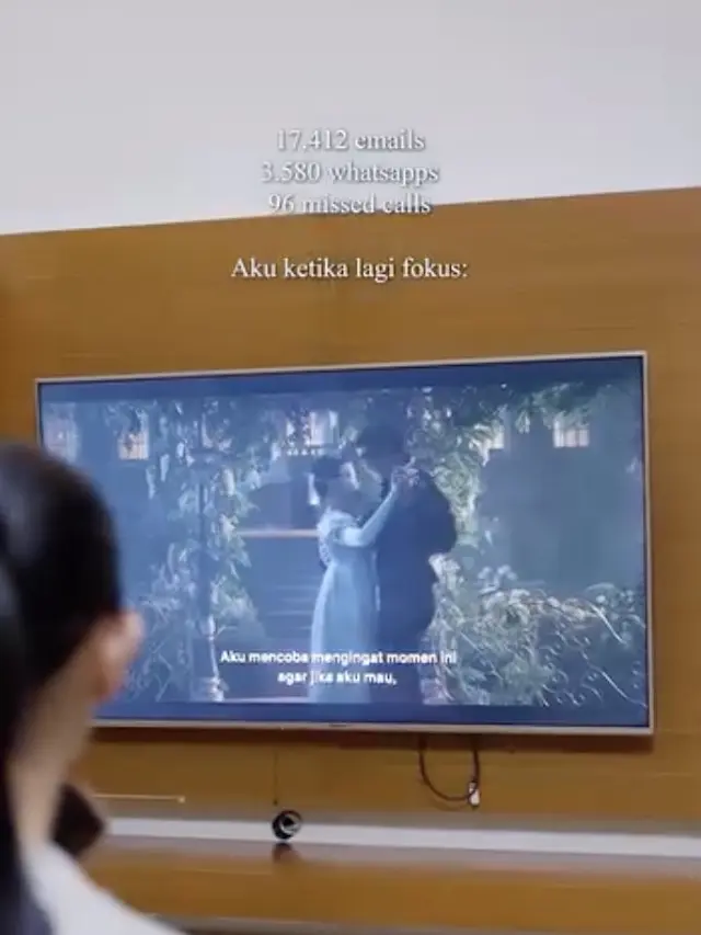 Potret Ruang TV Rumah Raditya Dika dan Anissa Aziza