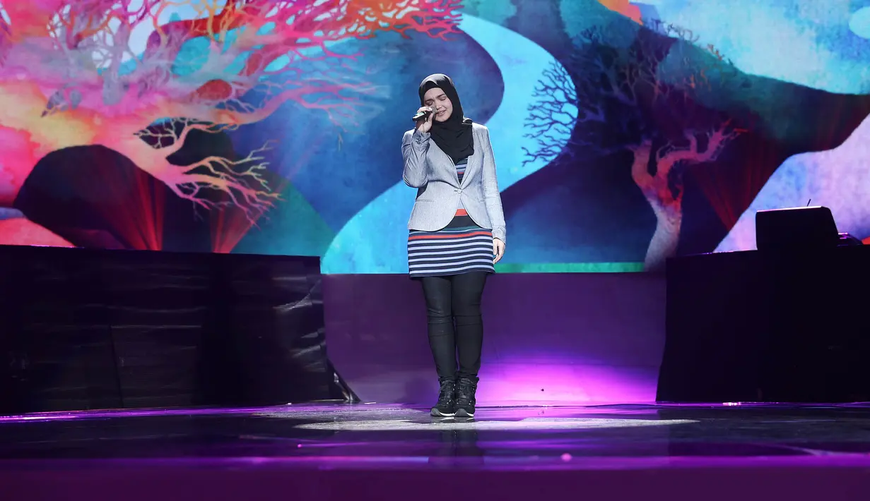 Tiba di Indonesia, Siti juga menjalani latihan  jelang tampil di malam puncak Konser Raya HUT Indosiar ke-22. Acara dihelat di Jakarta Convention Center (JCC), Senayan, Jakarta, Rabu (11/1/2017). (Galih W. Satria/Bintang.com)