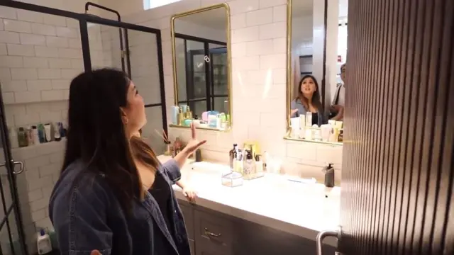 Mengintip Kamar Gisel, Tempat Bajunya Luas dan Lengkap Seperti Butik