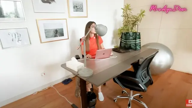 6 Potret Kantor Baru Luna Maya, Desain Ruangnya Bak di Drama Korea