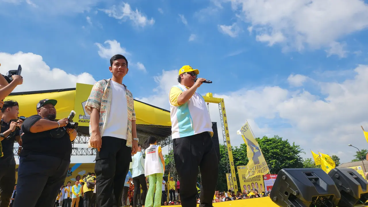 Gibran Rakabuming Raka dan Airlangga Hartarto Hadiri Kampanye Golkar di Cikarang