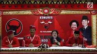 Ketua Umum PDIP Megawati Soekarnoputri (dua kanan) bersama Ketua DPD PDIP Jatim Kusnadi (kiri), Ketua DPD PDIP Kepri Surya Respationo (dua kiri), dan Ketua DPD PDIP Jambi Eddy Purwanto memberi keterangan pers, Bali, Kamis (8/8/2019). Megawati kembali jabat Ketua Umum PDIP. (Liputan6.com/JohanTallo)