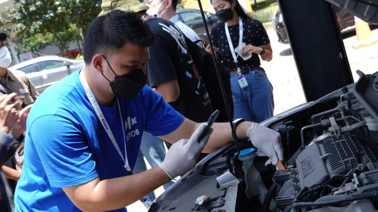 Pemeriksaan kondisi mobil oleh inspektor yang sudah tersertifikasi BNSP