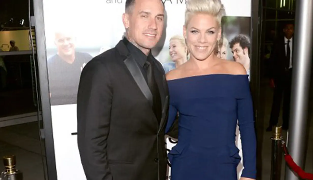 Berita bahagia telah datang menyelimuti keluarga kecil pasangan Pink dan Carey Hart. Anak ke-2 mereka yang berjenis kelamin laki-laki baru saja lahir dan menambah kebahagiaan mereka. (AFP/Bintang.com)