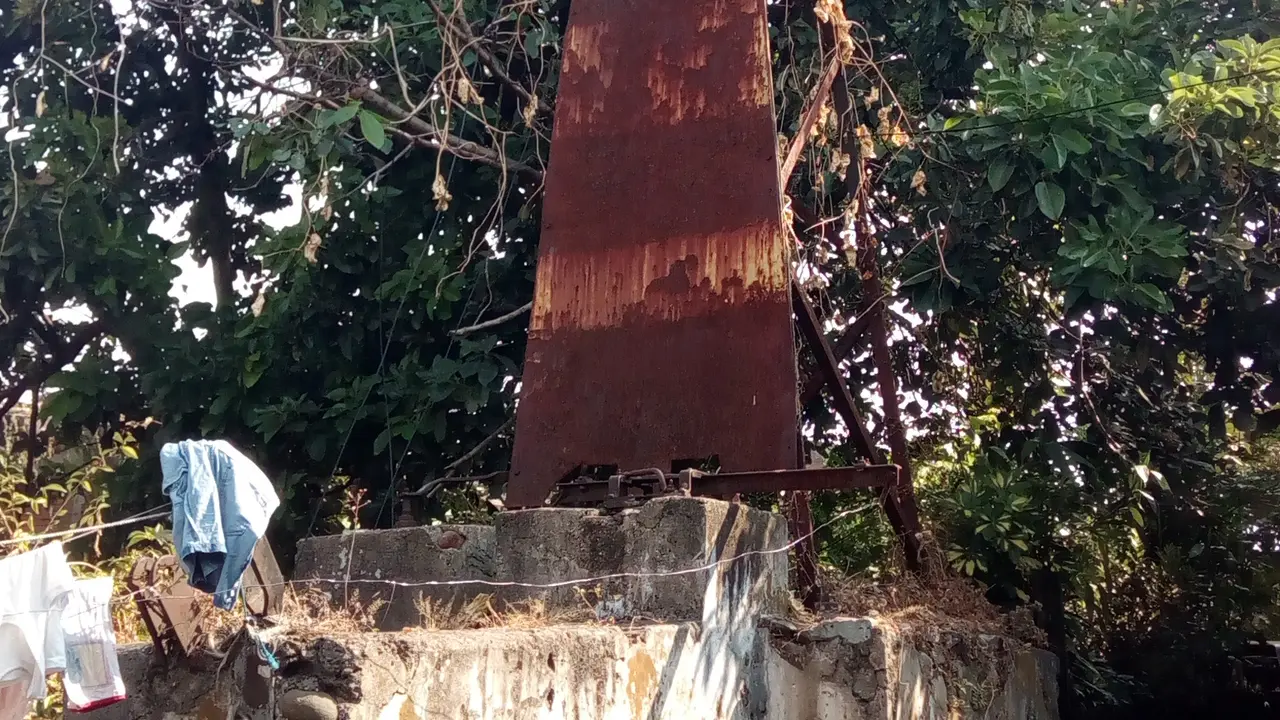 Menara sinyak Krian, di wilayah Ciwalen, menjadi salah satu warisan benda perkerataapian yang masih tersisa hingga kini