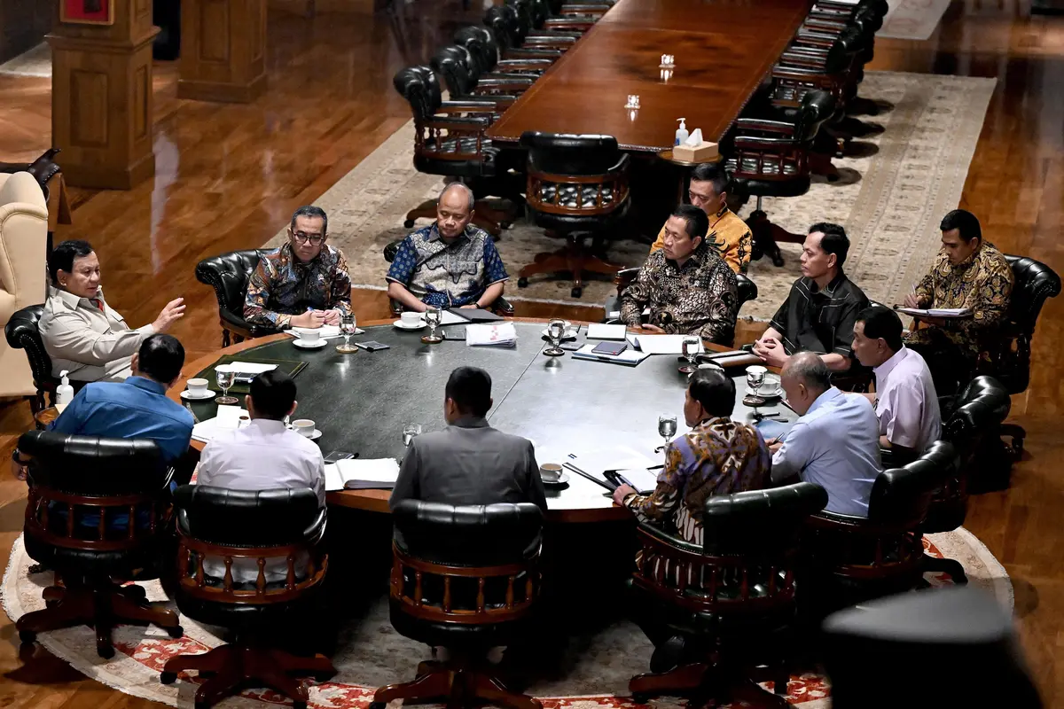 Presiden Prabowo Subianto Rapat Bersama Menteri Kabinet Merah Putih di Hambalang