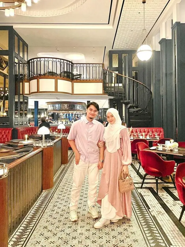 Diduga Gelapkan Dana Yayasan Az Zikra, Ini 6 Potret Kehidupan Mewah Alvin Faiz dan Henny Rahman