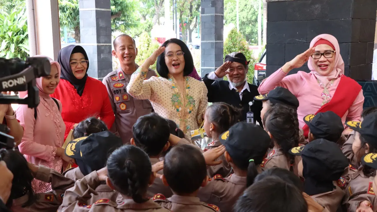 Direktur Tindak Pidana PPA dan PPO Bareskrim Polri, Brigjen Pol. Dr. Nurul Azizah berikan atensi khusus di Kabupaten Jepara dengan kampanye -Rise And Speak- Berani Bicara. (Liputan6.com/Arief Pramono)