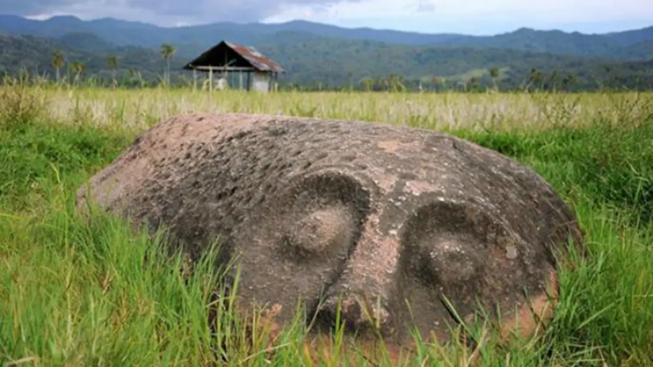 Salah satu megalit di Lembah Bada