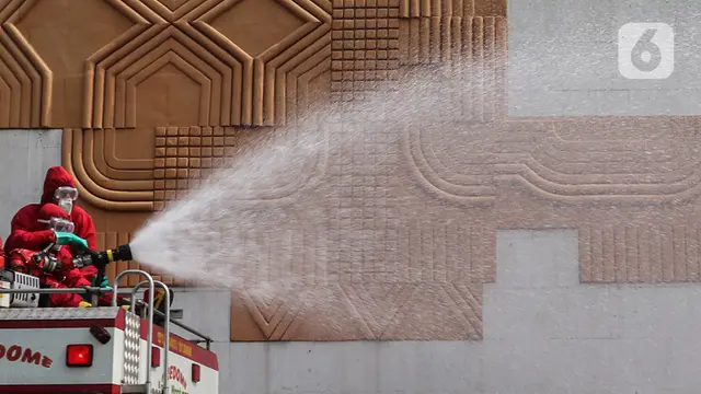 Gedung DPR Kembali Disemprot Disinfektan