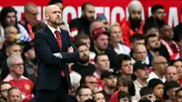 Manajer Manchester United, Erik ten Hag, tak mampu menghindarkan anak asuhnya dari kekalahan 0-3 kontra Liverpool di Old Trafford pada laga pekan ketiga Premier League, Minggu (1/9/2024) malam WIB.&nbsp;