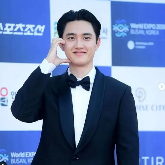 Tampilan Bintang Drama Korea di Karpet Merah Blue Dragon Series Awards 2023