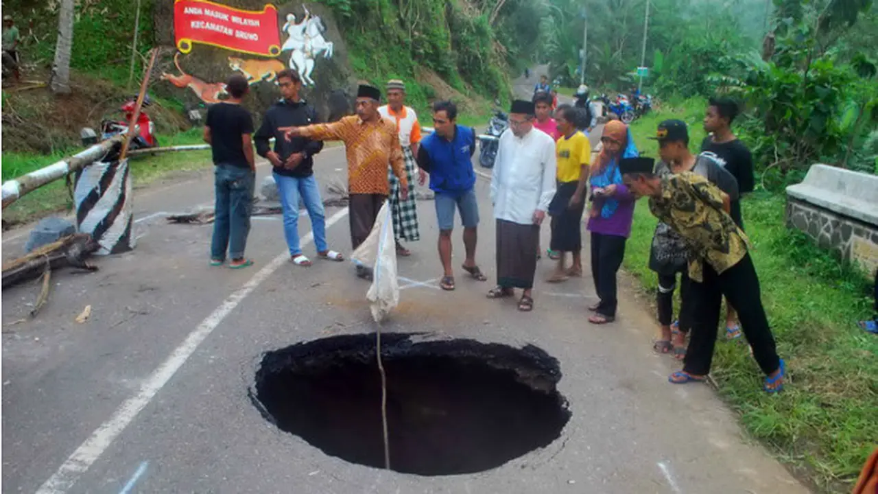 Jalur Alternatif Purworejo - Wonosobo Ambles