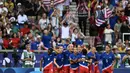 Pemain Amerika Serikat merayakan gol yang dicetak oleh Mallory Swanson ke gawang Brasil pada laga final Olimpiade Paris 2024 yang berlangsung di Parc des Princes, Paris Prancis, Sabtu (10/08/2024) waktu setempat. (AFP/Patricia De Melo Moreira)