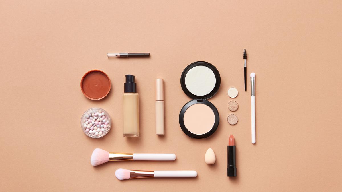 9 Produk Makeup yang Bisa Dipakai untuk Lebih dari Satu Fungsi, Bikin Pouch Lebih Ringkas