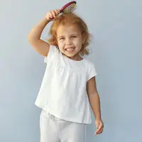 Panduan praktis bagi orangtua untuk merawat rambut balita agar tumbuh lebih sehat dan lebat melalui langkah yang sederhana, aman, dan mudah diterapkan di rumah. (Foto: prostooleh/Freepik)