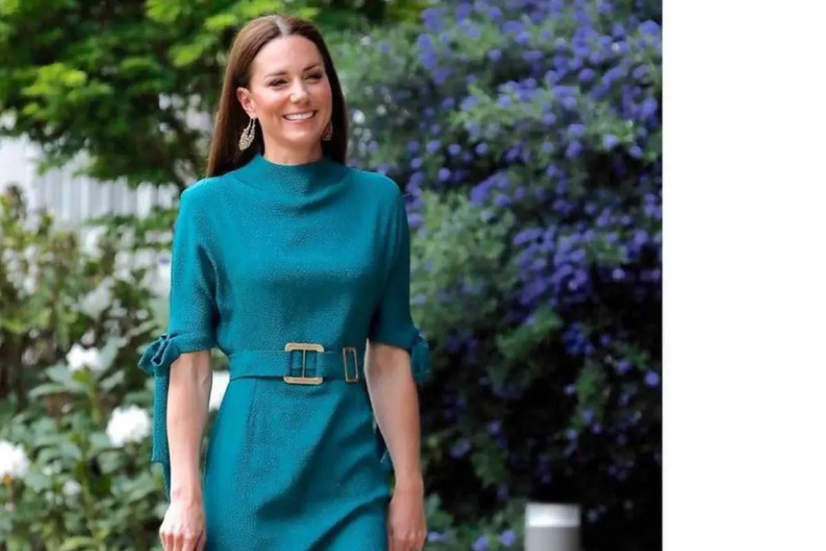 Potret Anggun Kate Middleton Gantikan Ratu Elizabeth II untuk Acara Penghargaan dengan Gaun Rp14 Juta