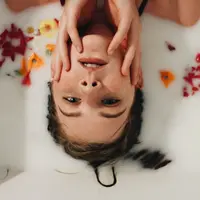 Membersihkan wajah/unsplash