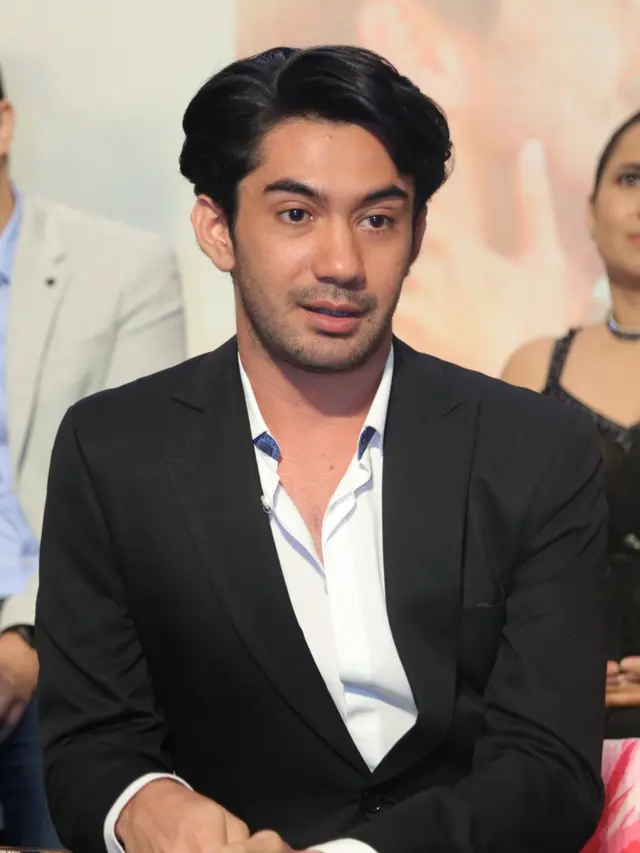 [Fimela] Reza Rahadian