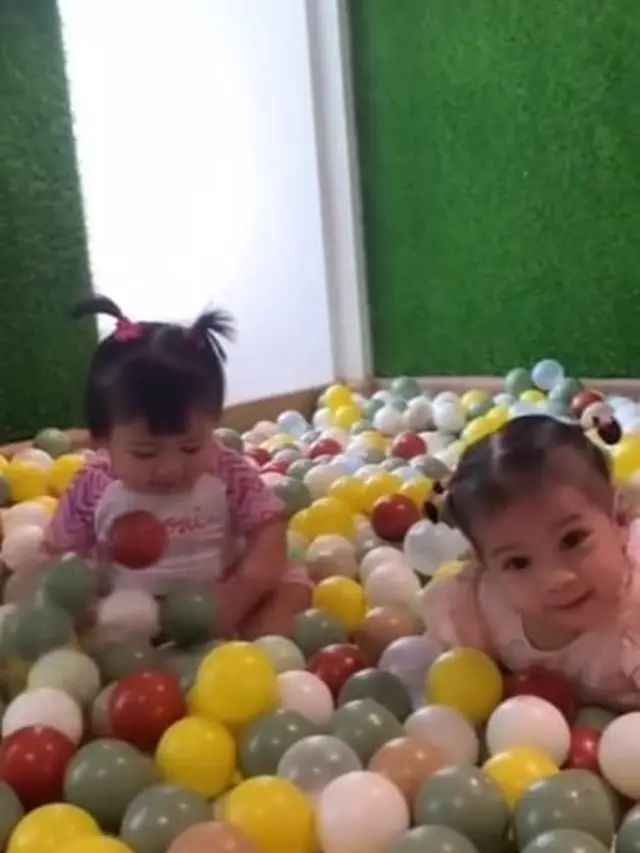 Disebut Duo Gemes dan Bestie Sejak Dini, Ini Momen Lily Anak Raffi-Nagita dan Humaira Anak Zaskia-Irwansyah saat Playdate