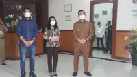 Satgas Toilet Indonesia Saat Bertemu Wagub Banten, Andhika Hazrumi di Kantornya. (Senin, 5/4/2021). (Liputan6.com/Yandhi Deslatama).