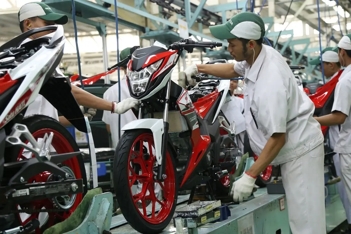 Produksi Motor Honda di Pabriknya