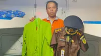 Jaksa gadungan di Kabupaten Bengkalis yang ditangkap di Pulau Rupat. (Liputan6.com/M Syukur)