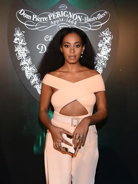 Solange Knowles biasanya mengungkapkan perasaan sesungguhnya lewat twitter. Ia bukan seorang penggemar dari Ariana Grande dari segi musik maupun suaranya. (AFP/Bintang.com)