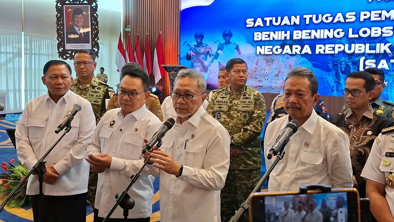 Zulkifli Hasan di Kantor Kementerian Kelautan dan Perikanan (KKP). (Liputan6.com/ Arief Rahman H)
