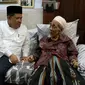 Fahri Hamzah bertemu Mbah Moen di di Komplek Pondok Pesantren Al Anwar, Sarang, Rembang, Jawa Tengah. (Liputan6.com/Rifqi Aufal Sutisna)
