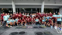 Skuad Tiimnas Indonesia U-20 usai menggelar latihan gym di Ring Road Stadion Utama Gelora Bung Karno, Jakarta, Rabu (15/5/2024). (Bola.com/Bagaskara Lazuardi)