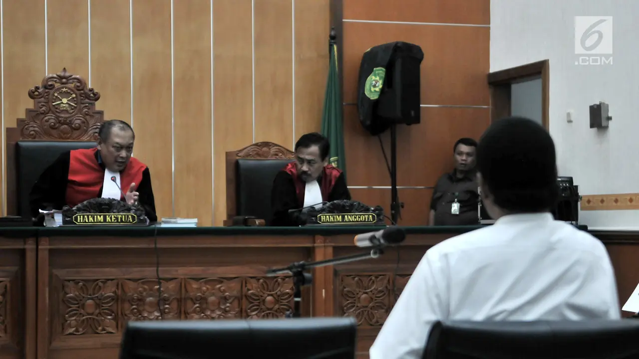 Berpeci Hitam, Hercules Jalani Sidang Perdana di PN Jakbar