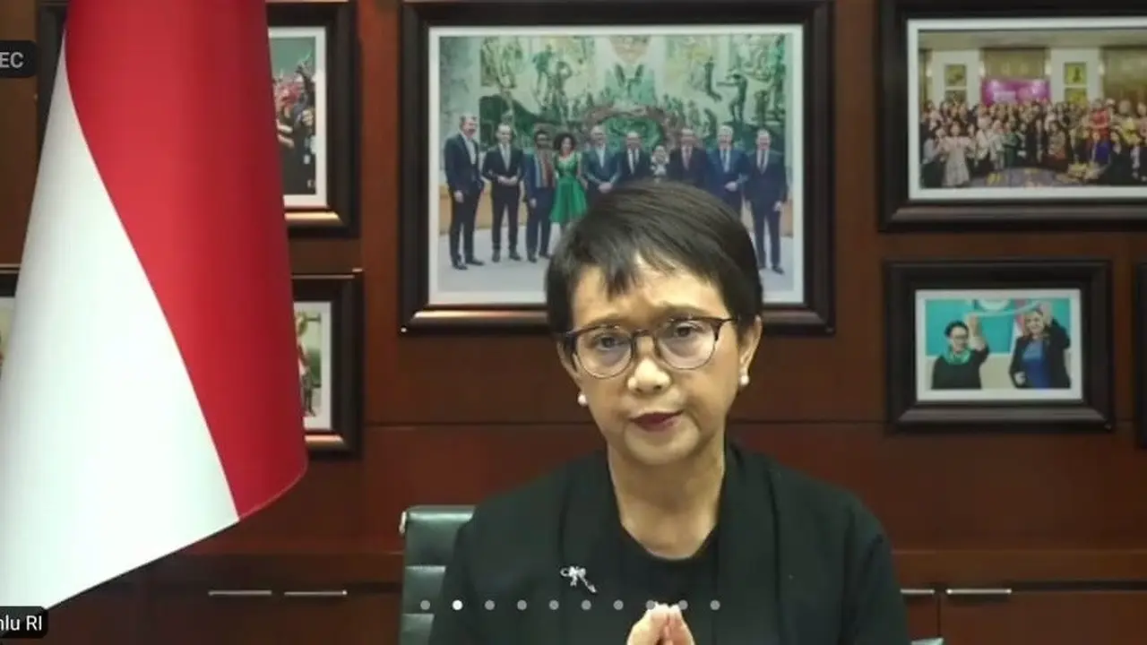 Menlu Retno Marsudi dalam Press Briefing online. (Liputan6.com/Tanti Yulianingsih)