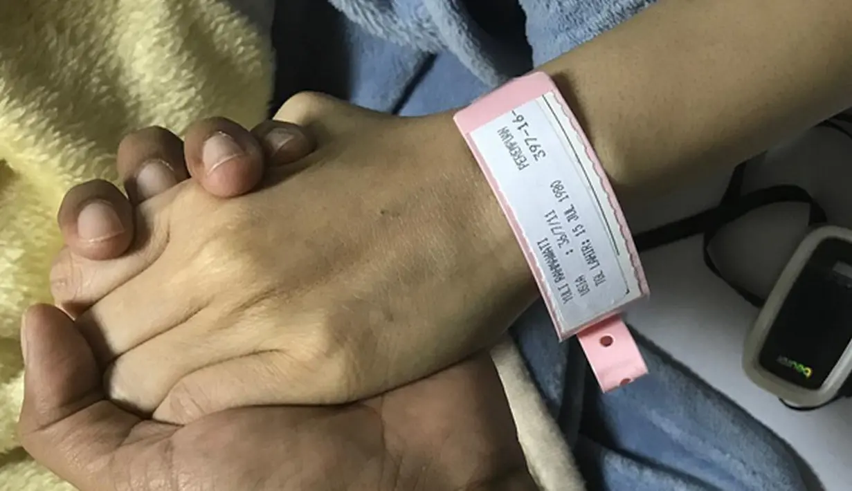 Ruben Onshu selalu ada di sisi Jupe selama sakit. Lepas kepergian sahabatnya, ini yang dituliskan Ruben untuk Jupe “Selamat Jalan sahabat, terima kasih buat semua kenangan indah kita dan lo harus ingat GW SAYANG LO BANGET,” tulisnya.(Instagram/rubenonshu)