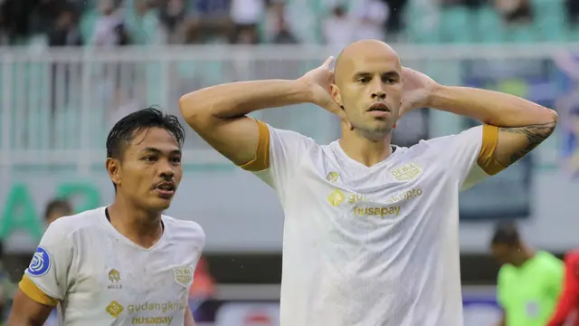 Foto: Persib Bandung Full Senyum, Tunda Kemenangan PSM Makassar untuk Jadi Juara BRI Liga 1 2022 / 2023