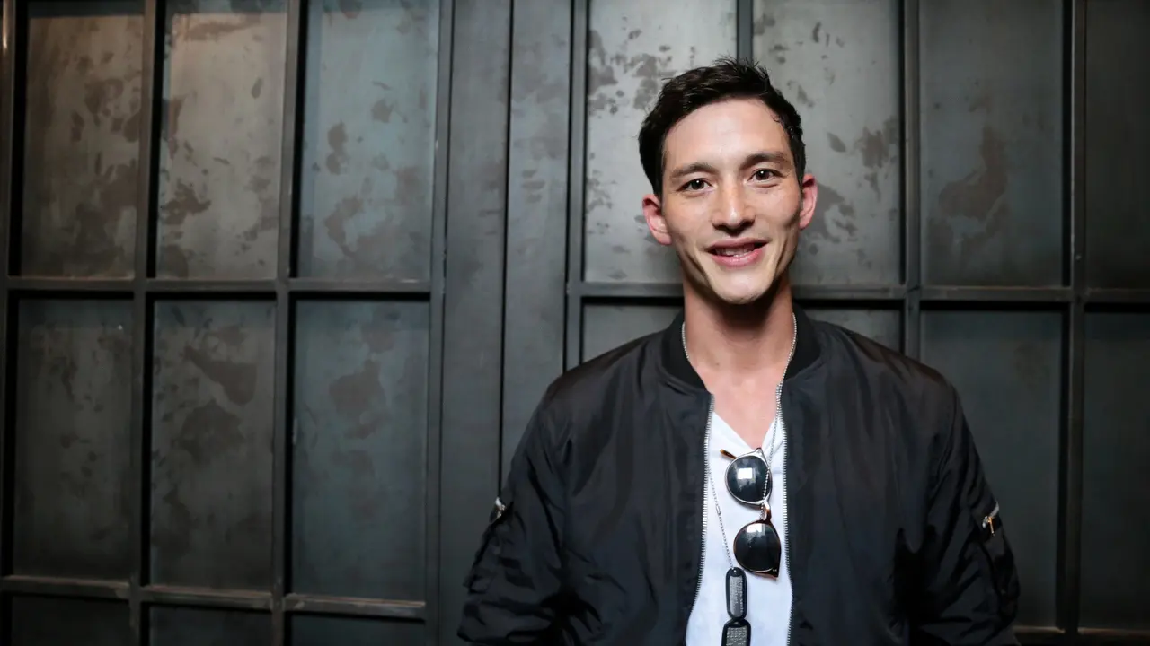 [Bintang] Mike Lewis