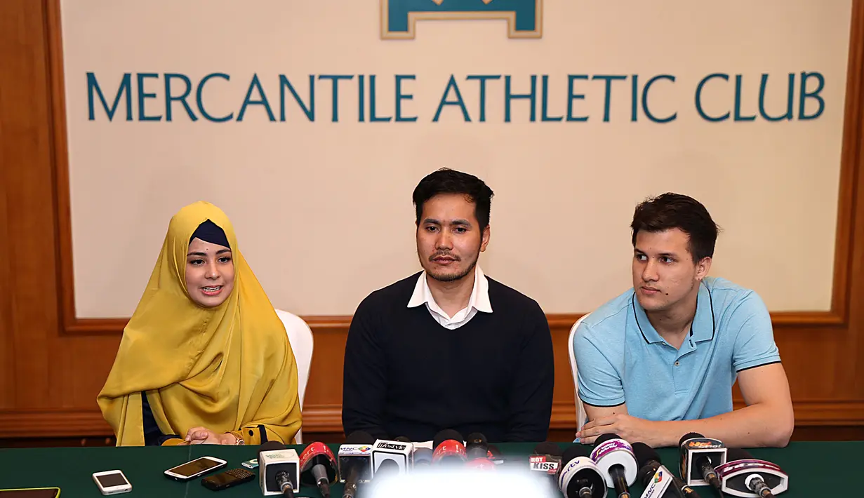 Preskon pernikahan dengan Stuart Colin (Galih W.Satria/Bintang.com)